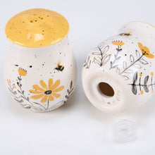 Load image into Gallery viewer, Bee Salt + Pepper Set
