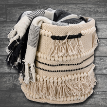 Load image into Gallery viewer, Cotton Tassel Basket