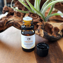 Load image into Gallery viewer, Thieves Oil Essential Oil Blend